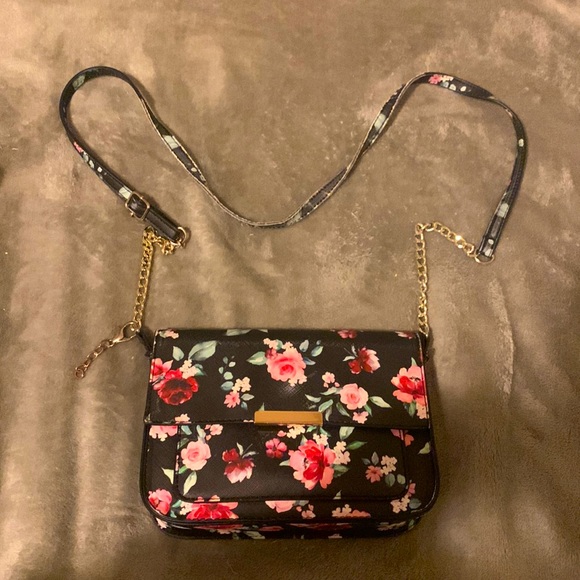 Got this purse during my stay in Canada. It’s missing the pompon attached. Good. - Picture 1 of 3